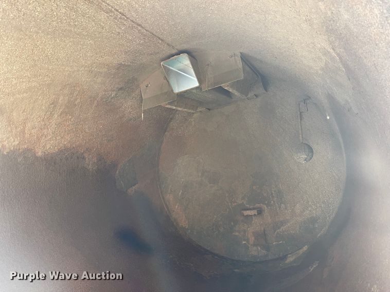 image for item MU9261 2003 Sterling L7500  sewer jetter truck