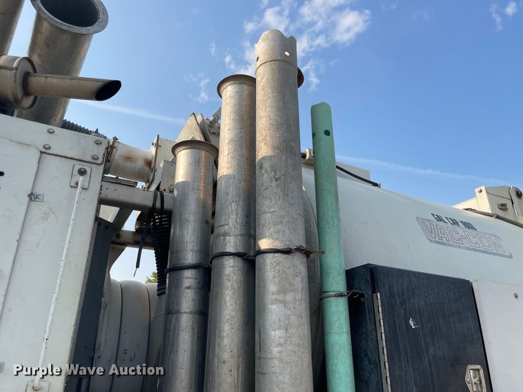 image for item MU9261 2003 Sterling L7500  sewer jetter truck