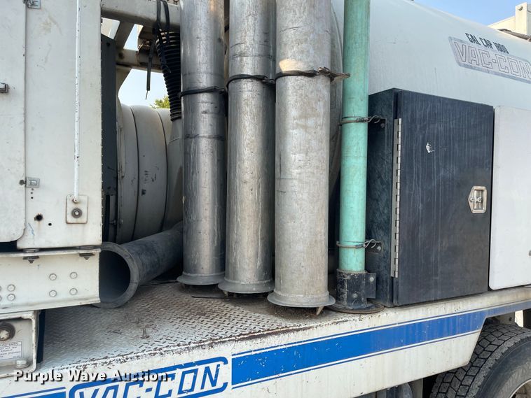 image for item MU9261 2003 Sterling L7500  sewer jetter truck