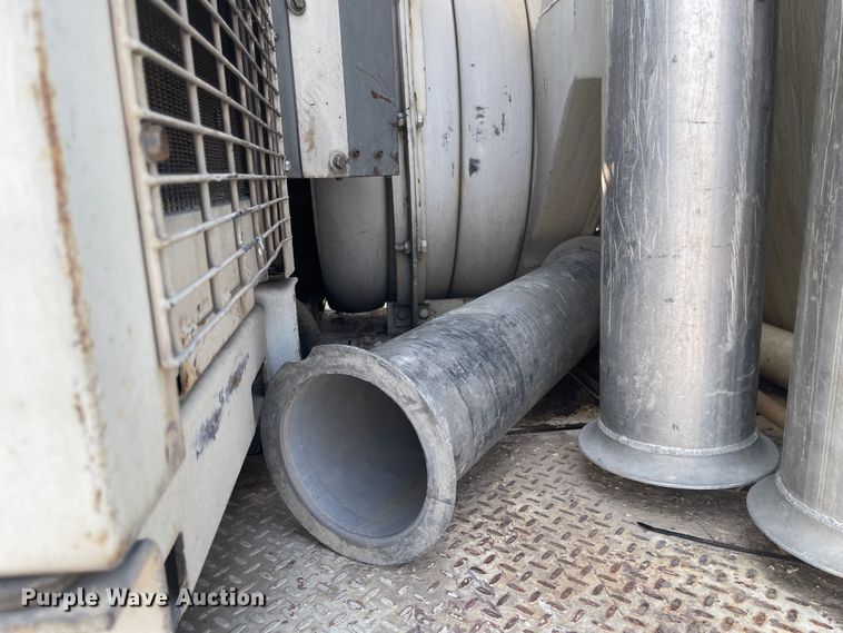 image for item MU9261 2003 Sterling L7500  sewer jetter truck