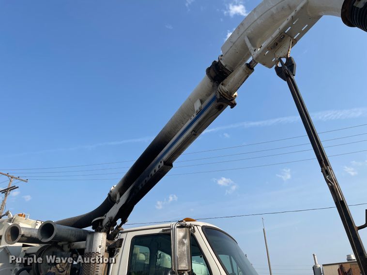 image for item MU9261 2003 Sterling L7500  sewer jetter truck