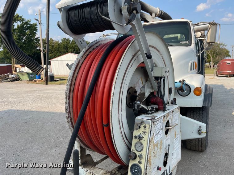 image for item MU9261 2003 Sterling L7500  sewer jetter truck