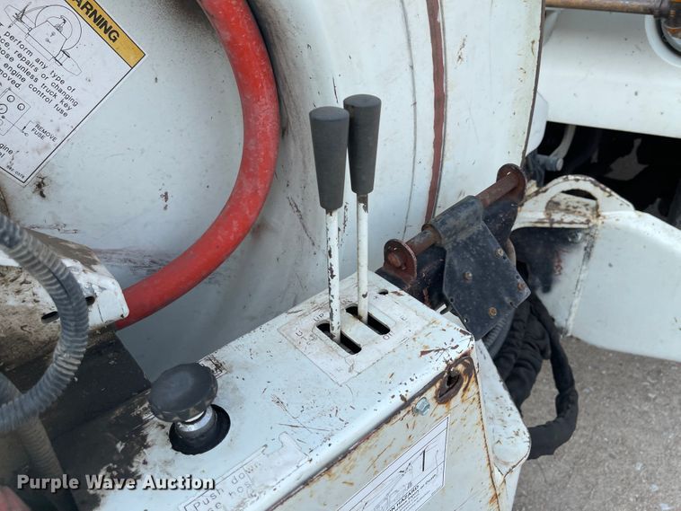 image for item MU9261 2003 Sterling L7500  sewer jetter truck