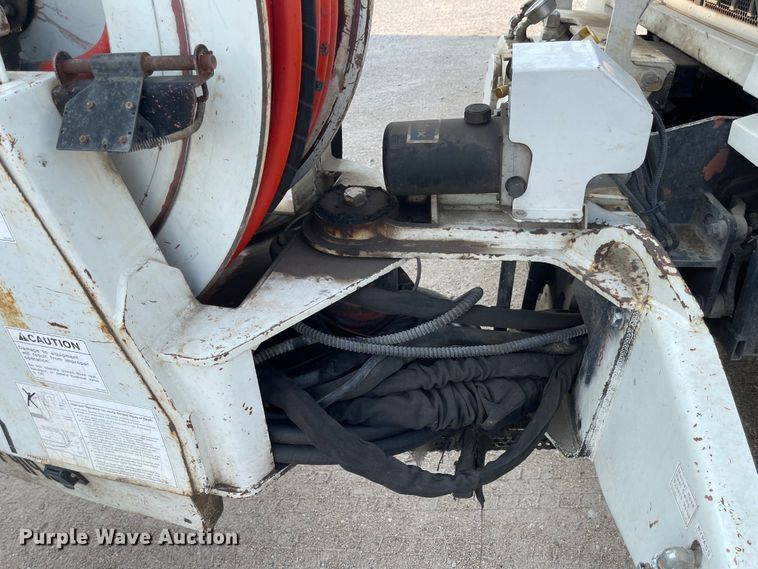 image for item MU9261 2003 Sterling L7500  sewer jetter truck