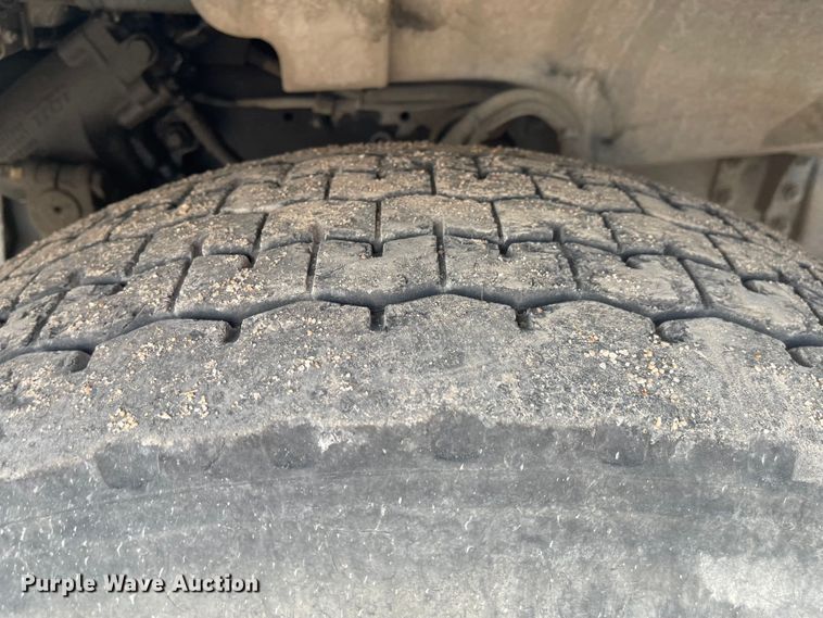 image for item MU9261 2003 Sterling L7500  sewer jetter truck