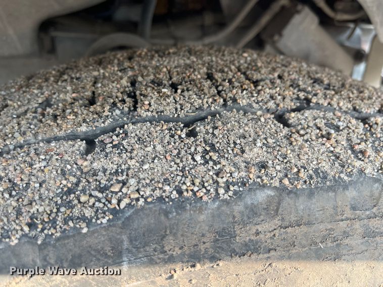 image for item MU9261 2003 Sterling L7500  sewer jetter truck