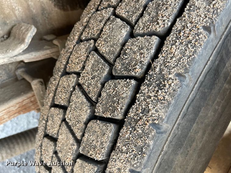 image for item MU9261 2003 Sterling L7500  sewer jetter truck