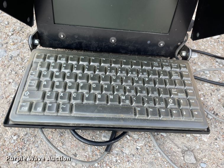 image for item MU9261 2003 Sterling L7500  sewer jetter truck