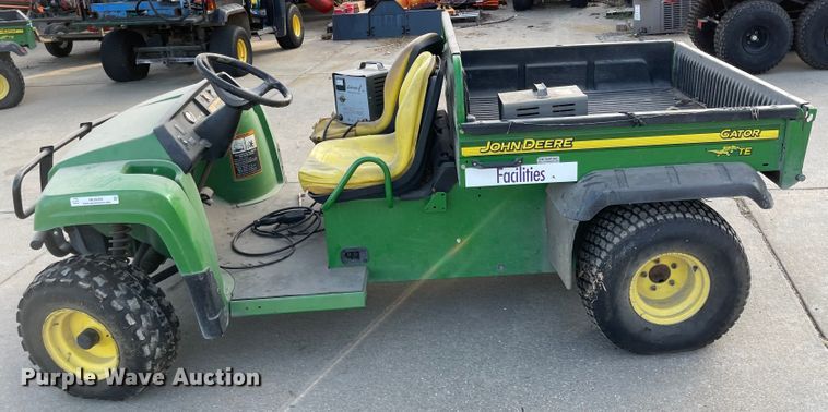 image for item MU9266 2009 John Deere TE Gator  utility vehicle
