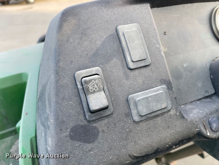 image for item MU9266 2009 John Deere TE Gator  utility vehicle