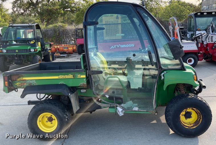 image for item MU9267 2006 John Deere HPX Gator  utility vehicle