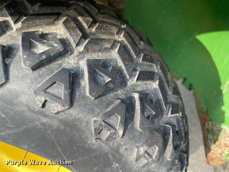 image for item MU9267 2006 John Deere HPX Gator  utility vehicle