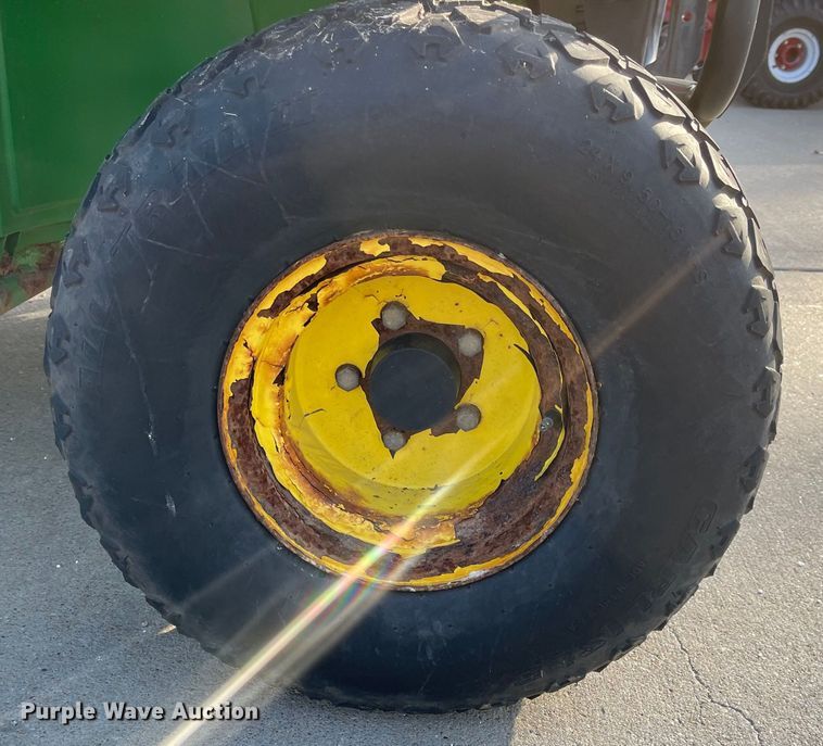 image for item MU9267 2006 John Deere HPX Gator  utility vehicle