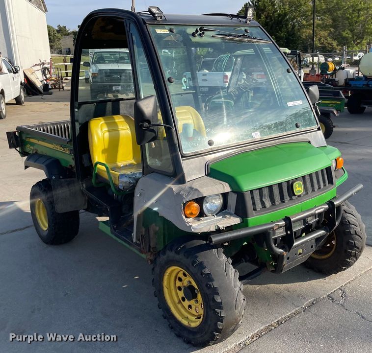 image for item MU9268 2006 John Deere HPX Gator  utility vehicle
