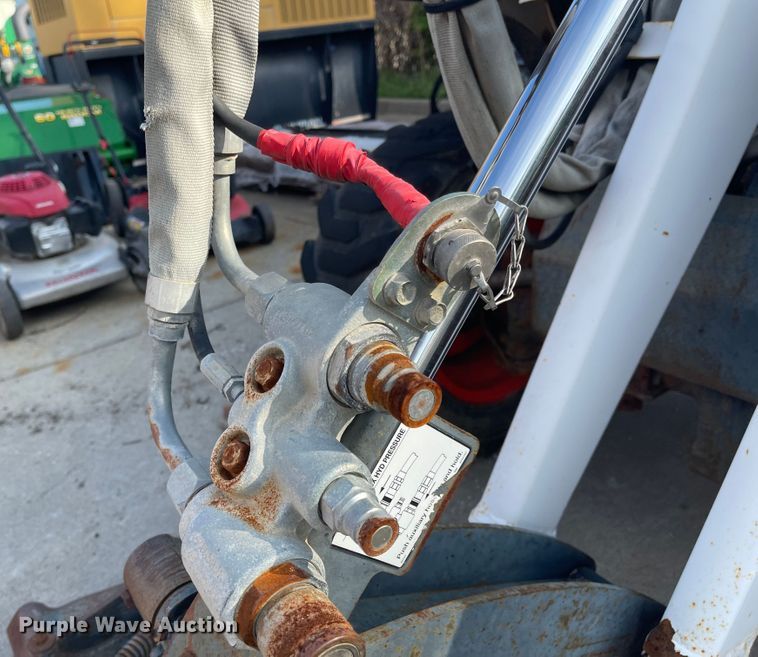 image for item MU9273 Bobcat  utility vehicle