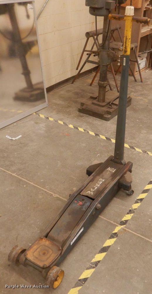 image for item MU9747 Walker 93657  floor jack