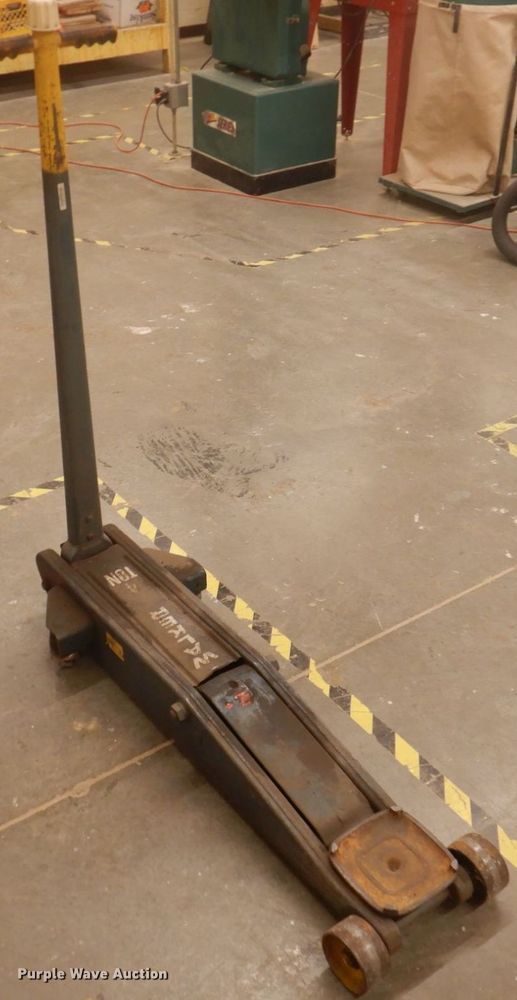 image for item MU9747 Walker 93657  floor jack