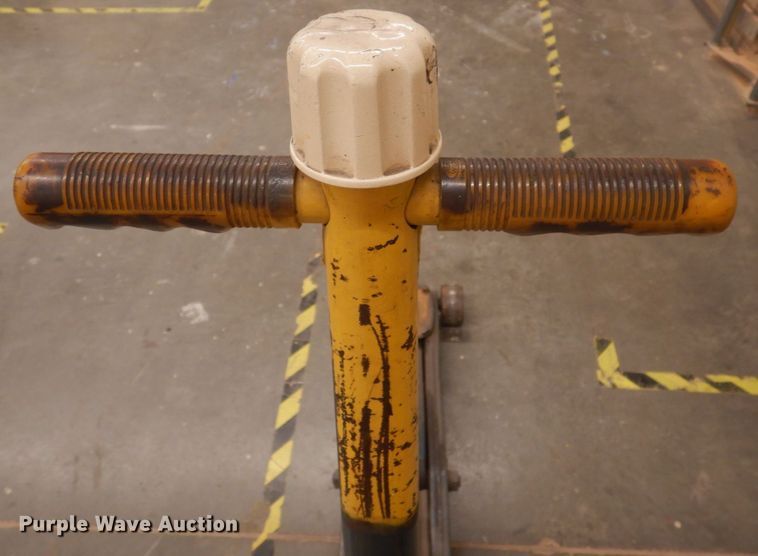 image for item MU9747 Walker 93657  floor jack