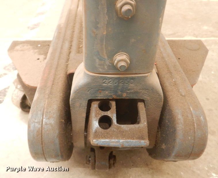 image for item MU9747 Walker 93657  floor jack