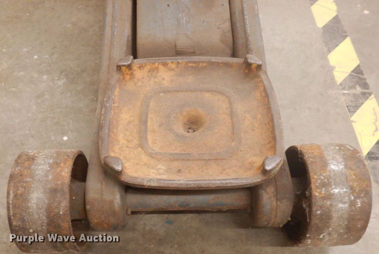image for item MU9747 Walker 93657  floor jack