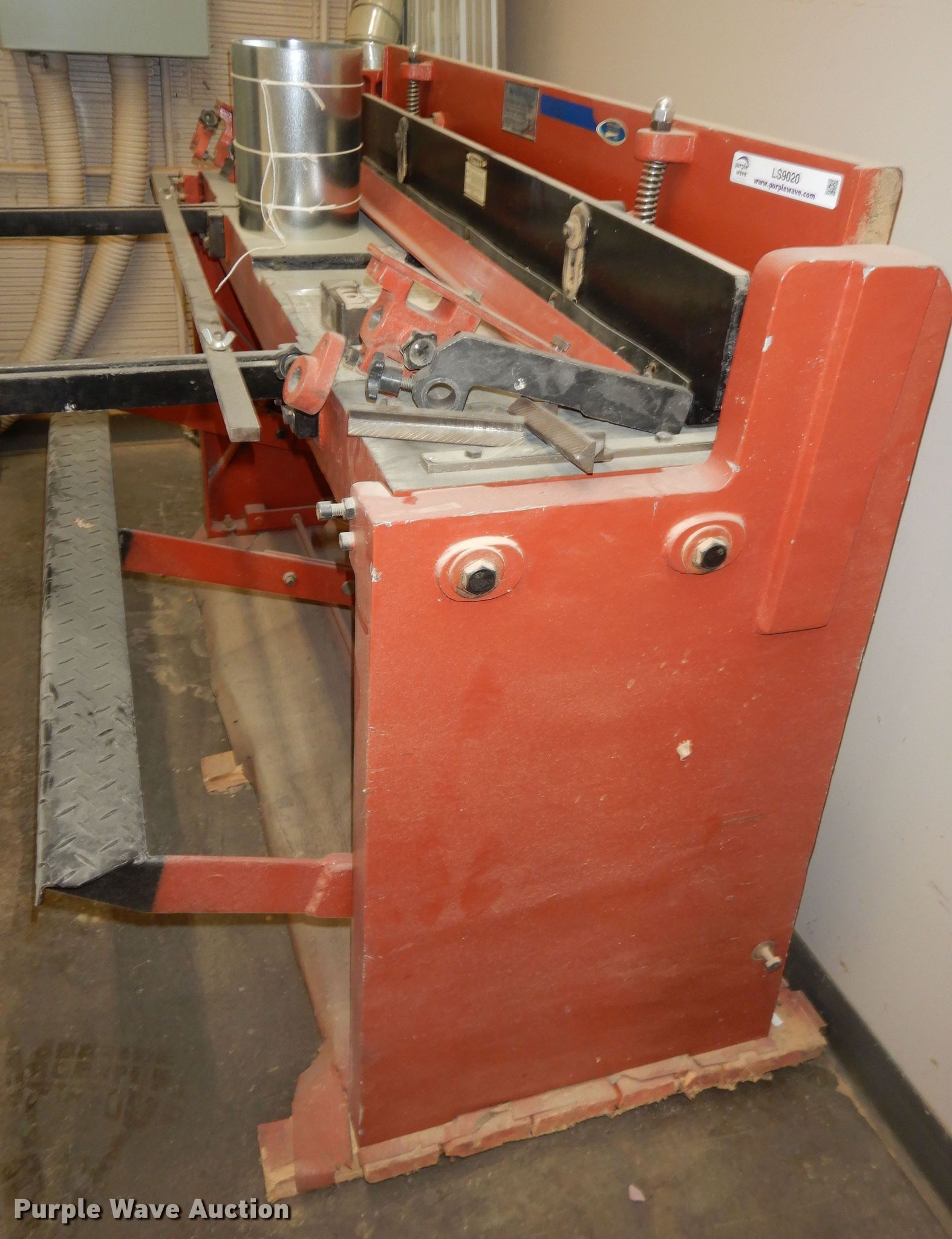 Northern 52" precision foot shear in Wamego, KS Item LS9020 sold