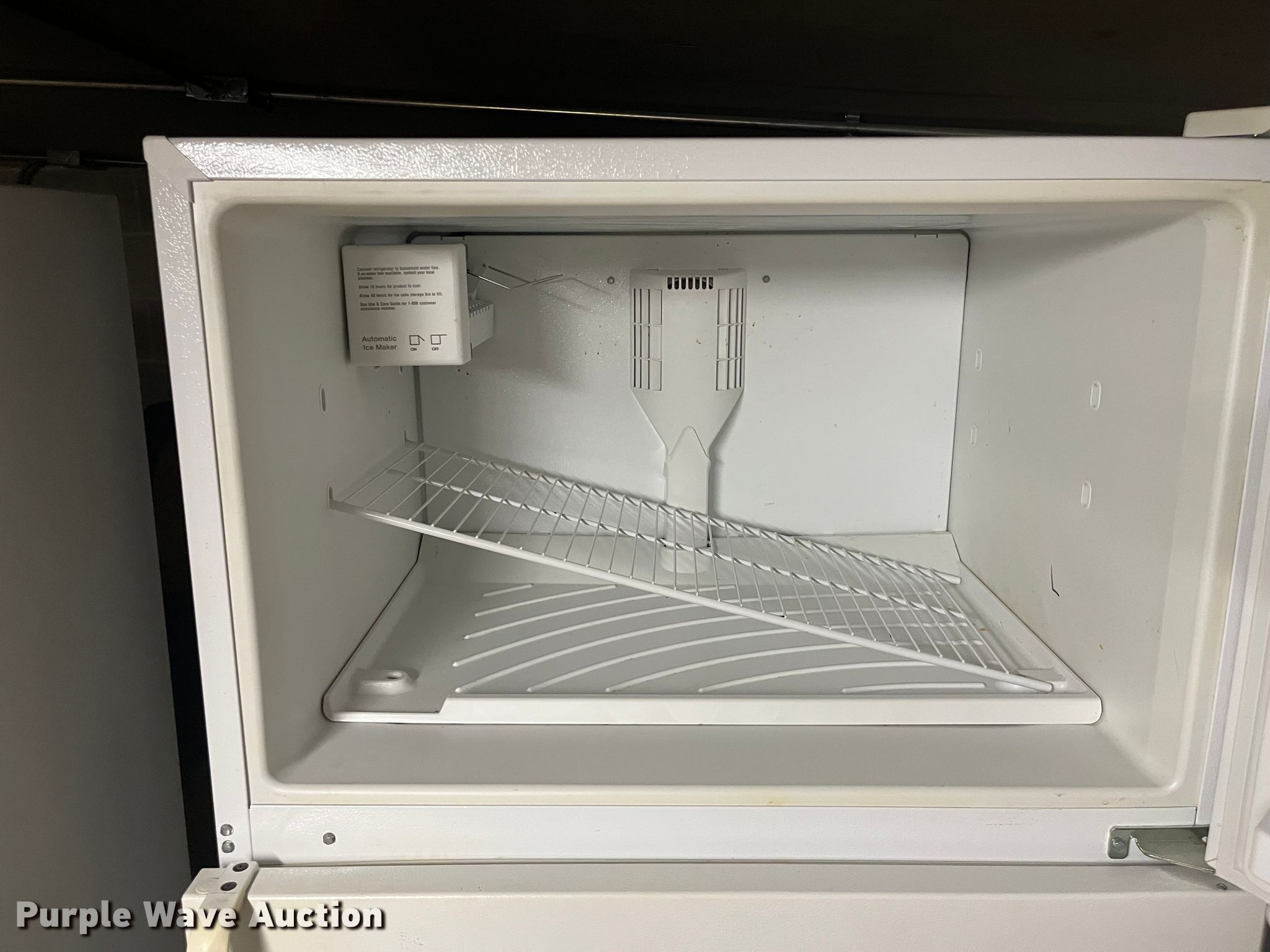 (5) refrigerators in Wichita, KS Item LU9514 sold Purple Wave