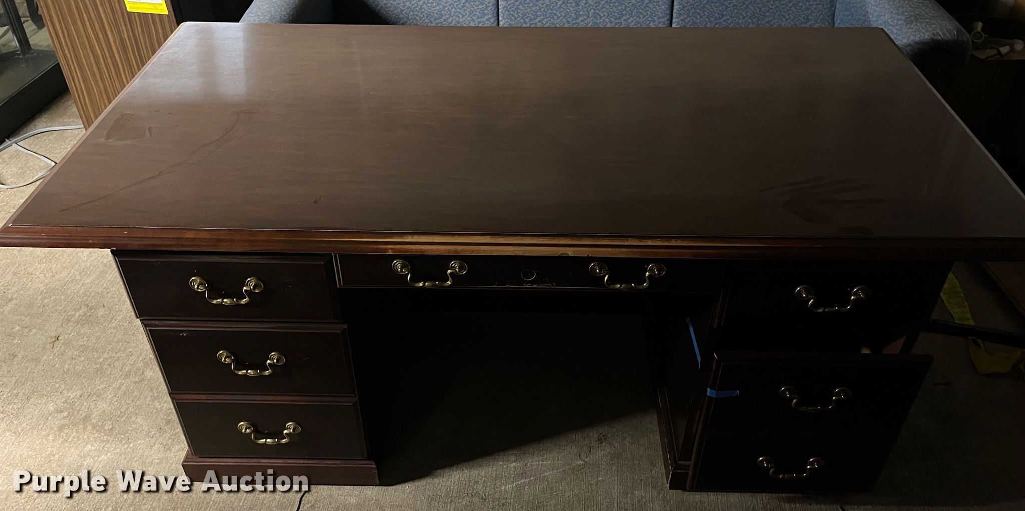 Furniture in Wichita, KS Item LU9520 sold Purple Wave