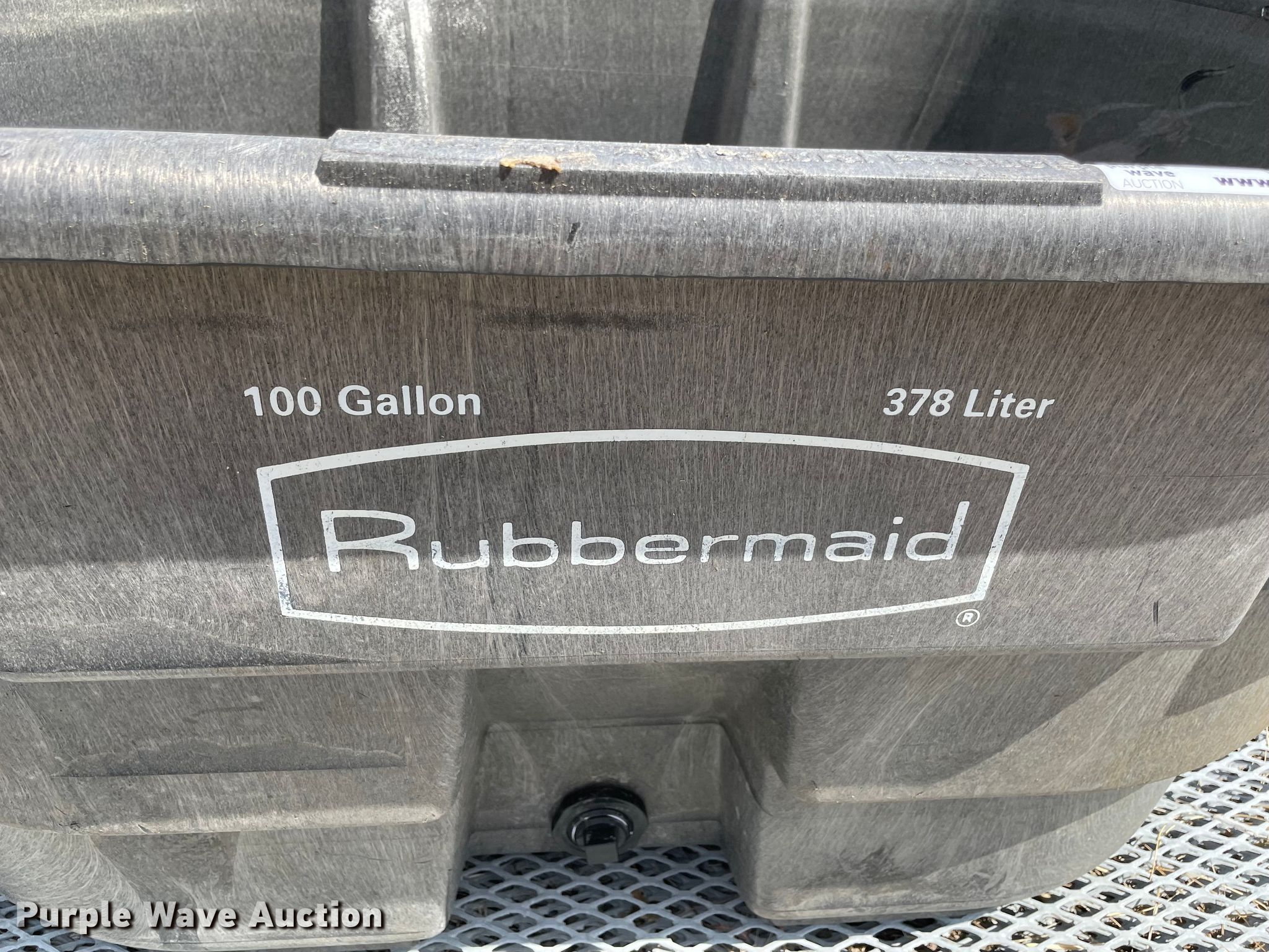 Rubbermaid 100 gallon livestock tank in Oklahoma City, OK Item MR9309