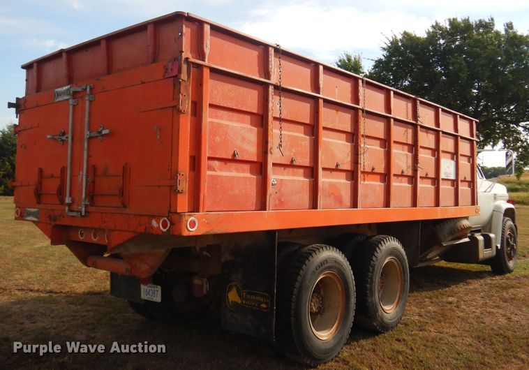 image for item DB7761 1974 Chevrolet C65  grain truck