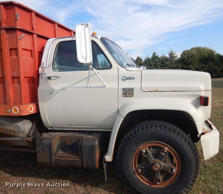 image for item DB7761 1974 Chevrolet C65  grain truck