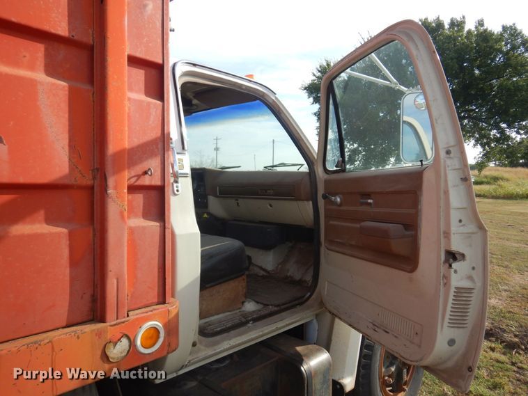 image for item DB7761 1974 Chevrolet C65  grain truck