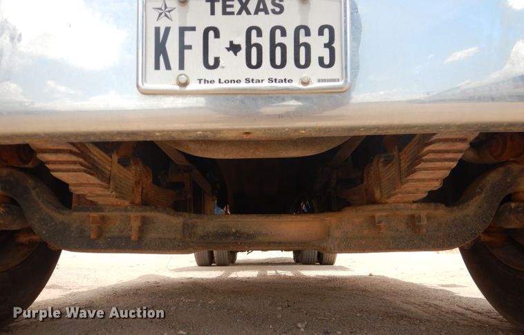 image for item DJ8982 1987 International S2200  manure spreader truck