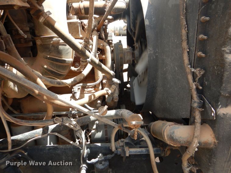 image for item DJ8982 1987 International S2200  manure spreader truck