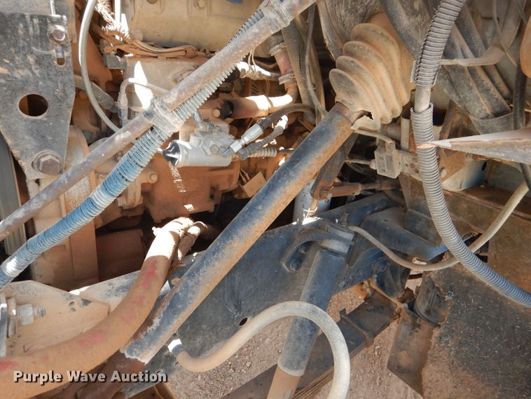 image for item DJ8982 1987 International S2200  manure spreader truck