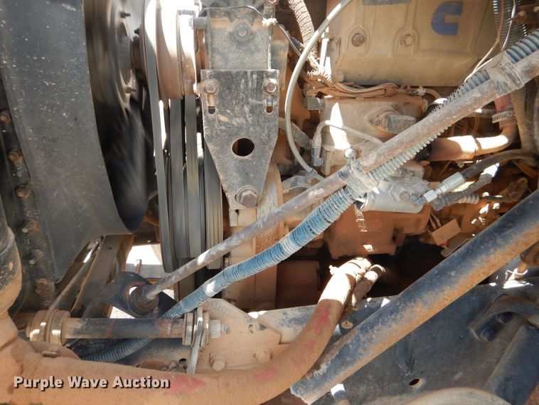 image for item DJ8982 1987 International S2200  manure spreader truck