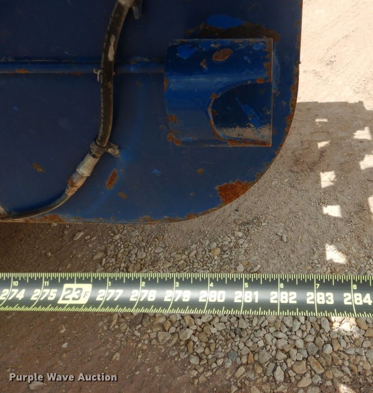 image for item DJ8982 1987 International S2200  manure spreader truck