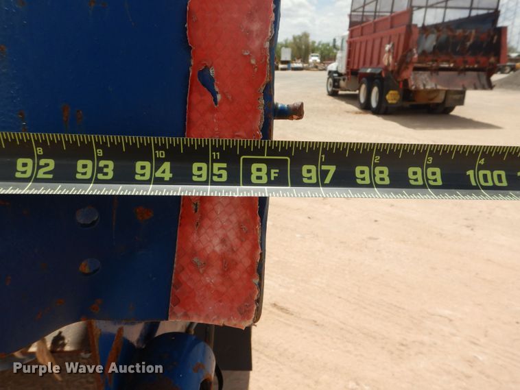 image for item DJ8982 1987 International S2200  manure spreader truck