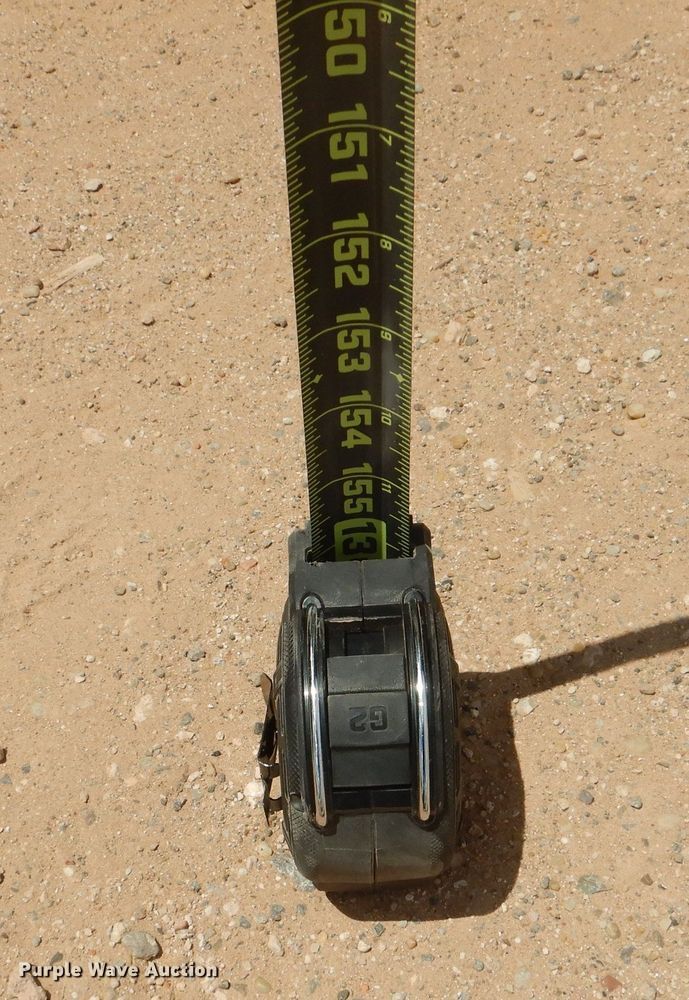 image for item DJ8982 1987 International S2200  manure spreader truck