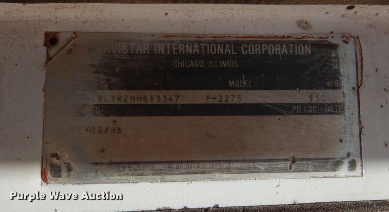 image for item DJ8982 1987 International S2200  manure spreader truck