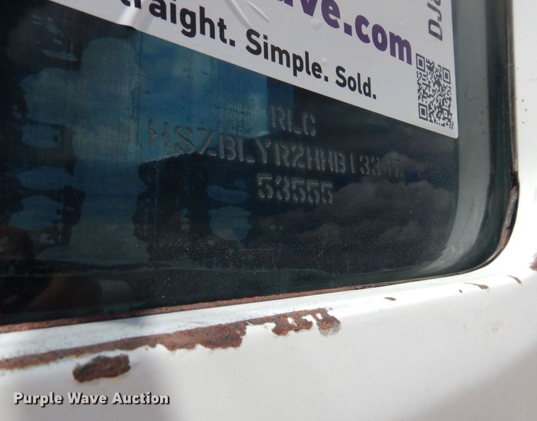 image for item DJ8982 1987 International S2200  manure spreader truck