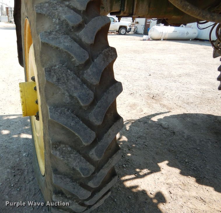 image for item DL1774 John Deere 4730  sprayer