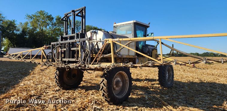 image for item DL6696 Ag-Chem RoGator 664  sprayer