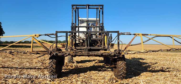 image for item DL6696 Ag-Chem RoGator 664  sprayer