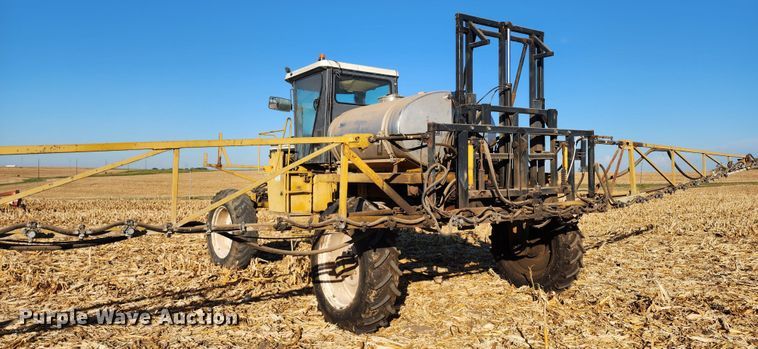 image for item DL6696 Ag-Chem RoGator 664  sprayer