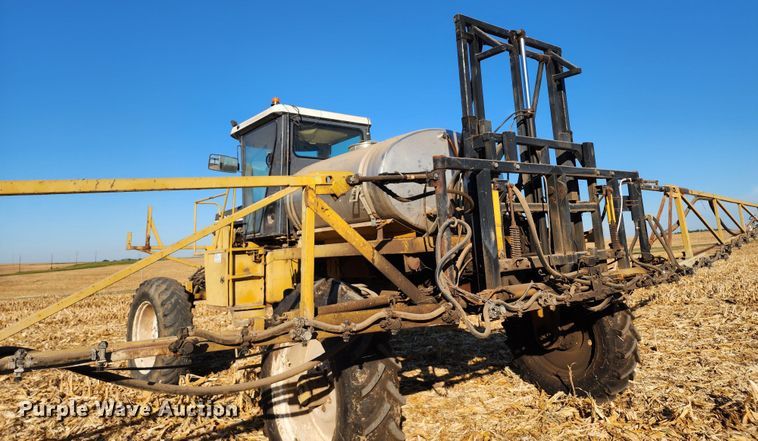 image for item DL6696 Ag-Chem RoGator 664  sprayer