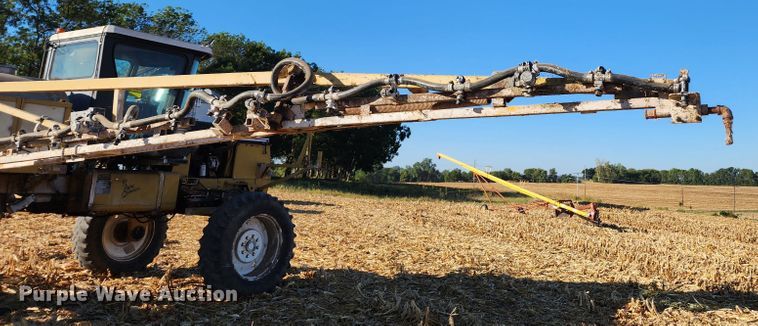 image for item DL6696 Ag-Chem RoGator 664  sprayer