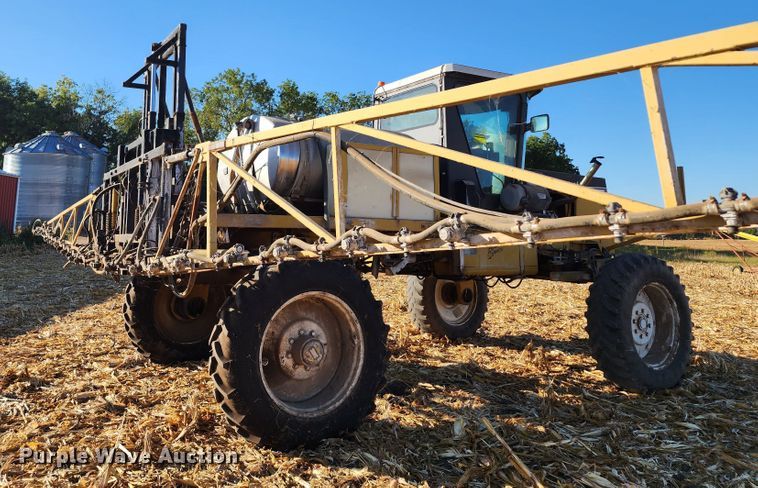 image for item DL6696 Ag-Chem RoGator 664  sprayer
