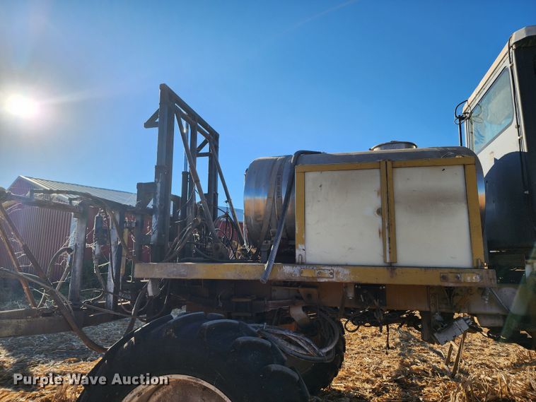 image for item DL6696 Ag-Chem RoGator 664  sprayer