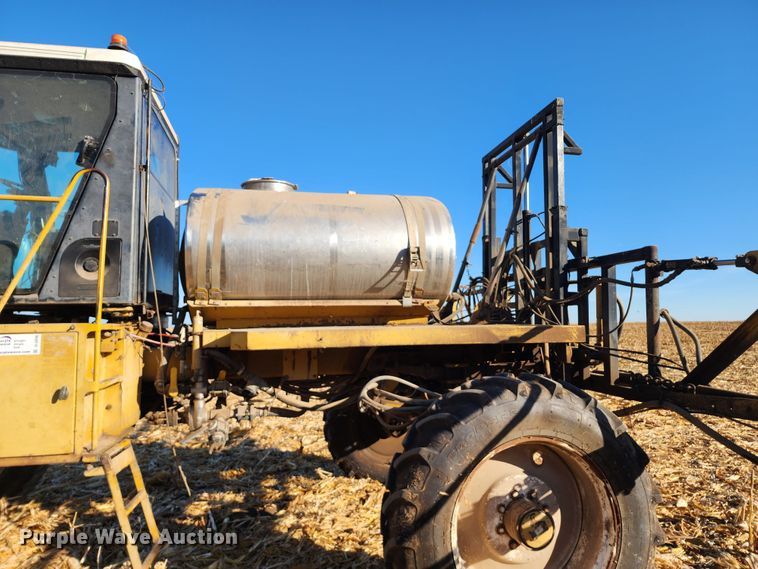 image for item DL6696 Ag-Chem RoGator 664  sprayer