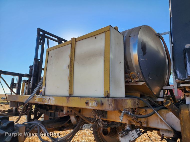 image for item DL6696 Ag-Chem RoGator 664  sprayer